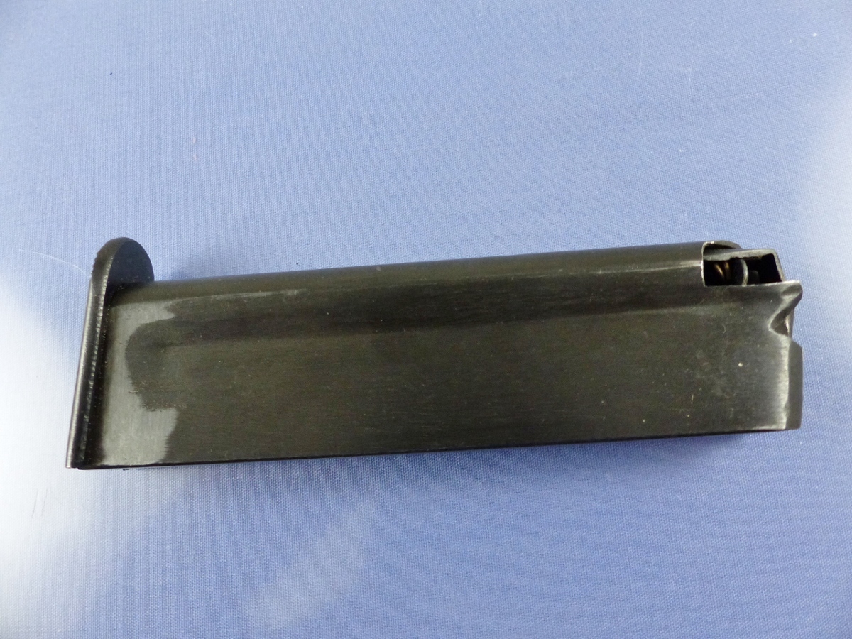 LLAMA XV ESPECIAL MODEL MAGAZINE 22LR 8RD WIDE BASE 125CCW